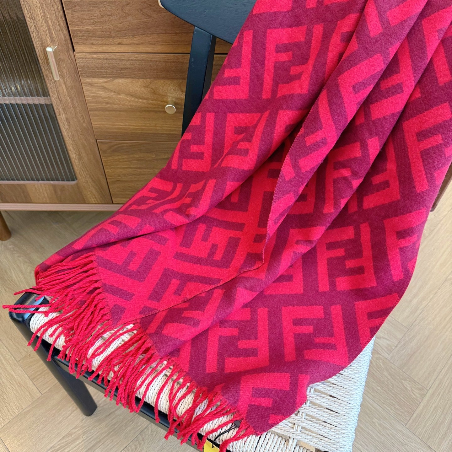 185ZF29WDE Stylish Winter Scarves