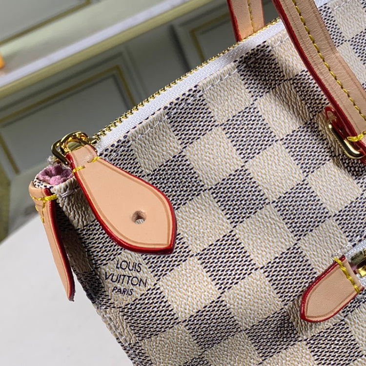 1E001BDE Stylish leather bag 