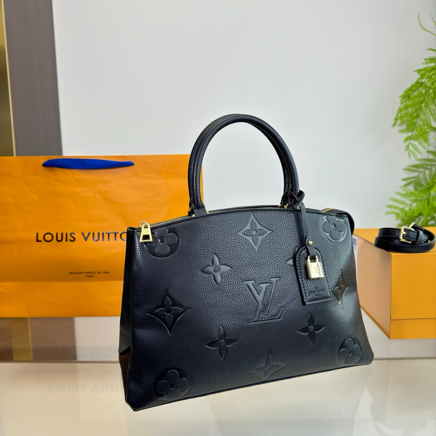 6EX15BDE Stylish leather bag