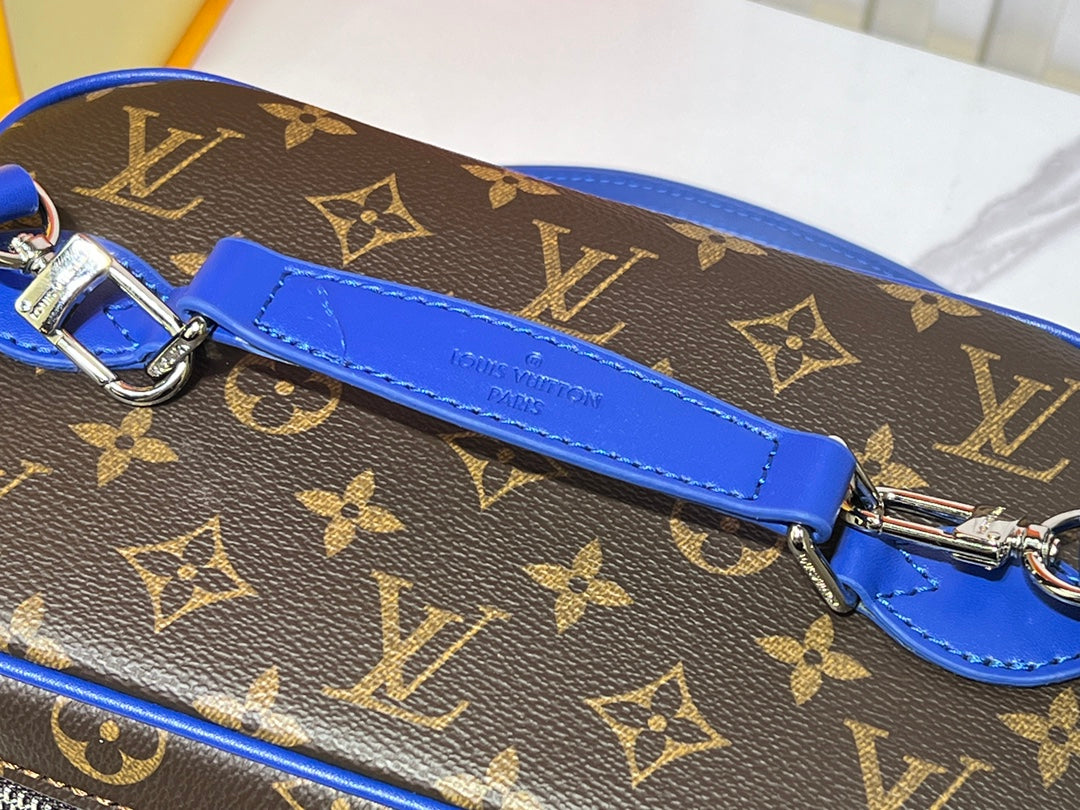 15XE10BDE Stylish leather bag
