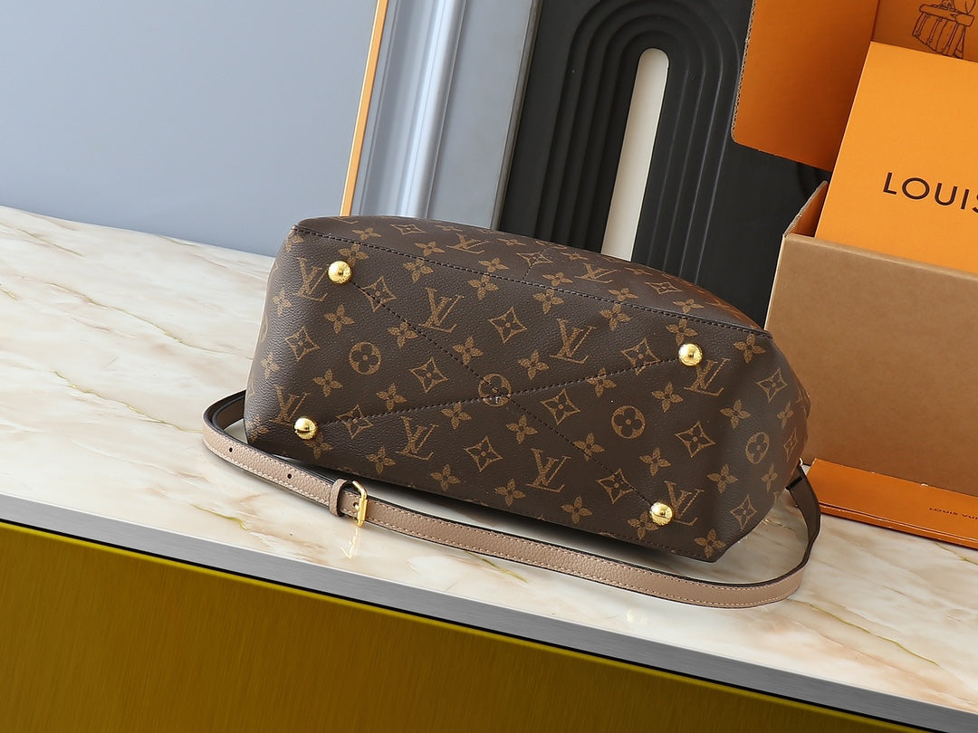 1WE115BDE Stylish leather bag