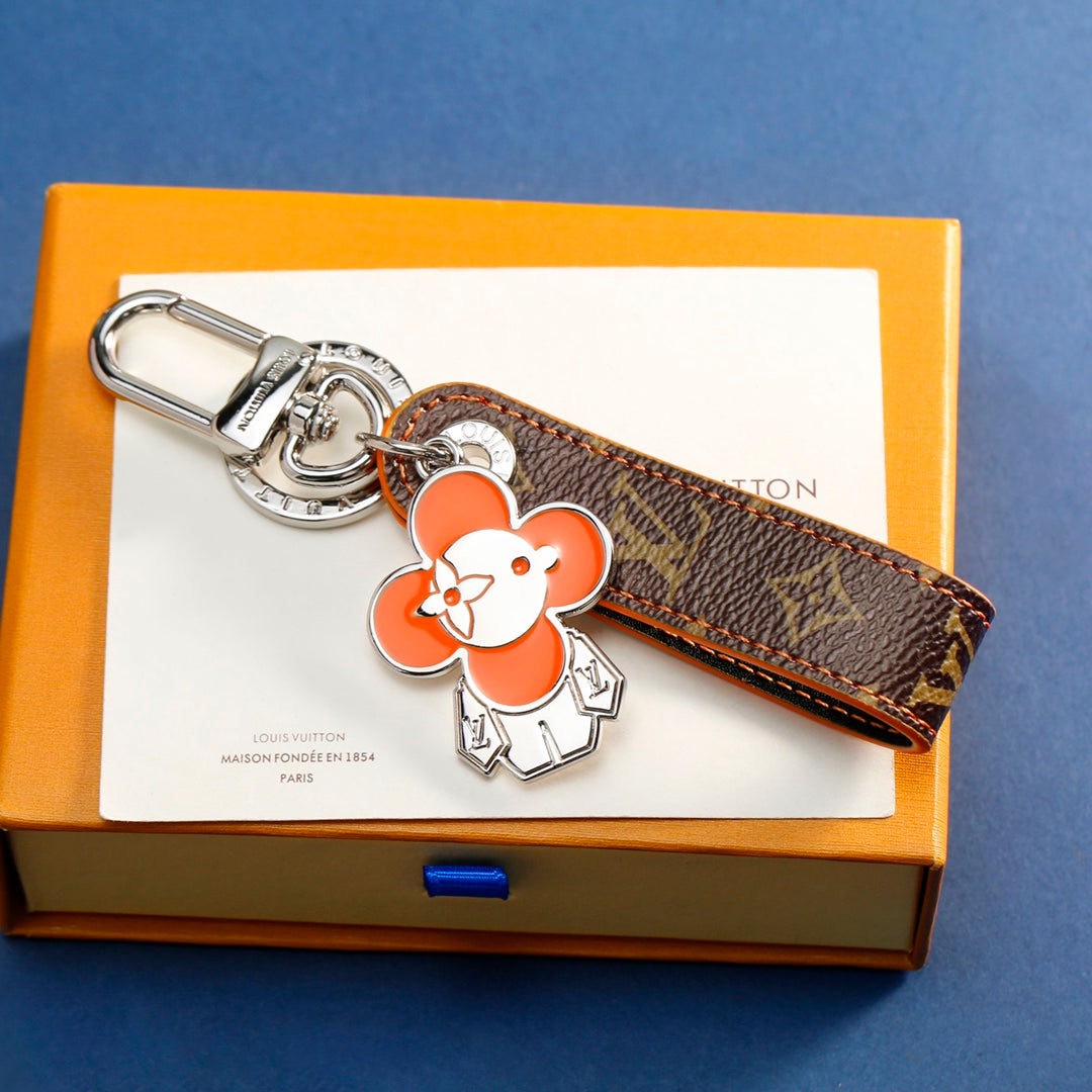 14E11ADE Stylish key closure