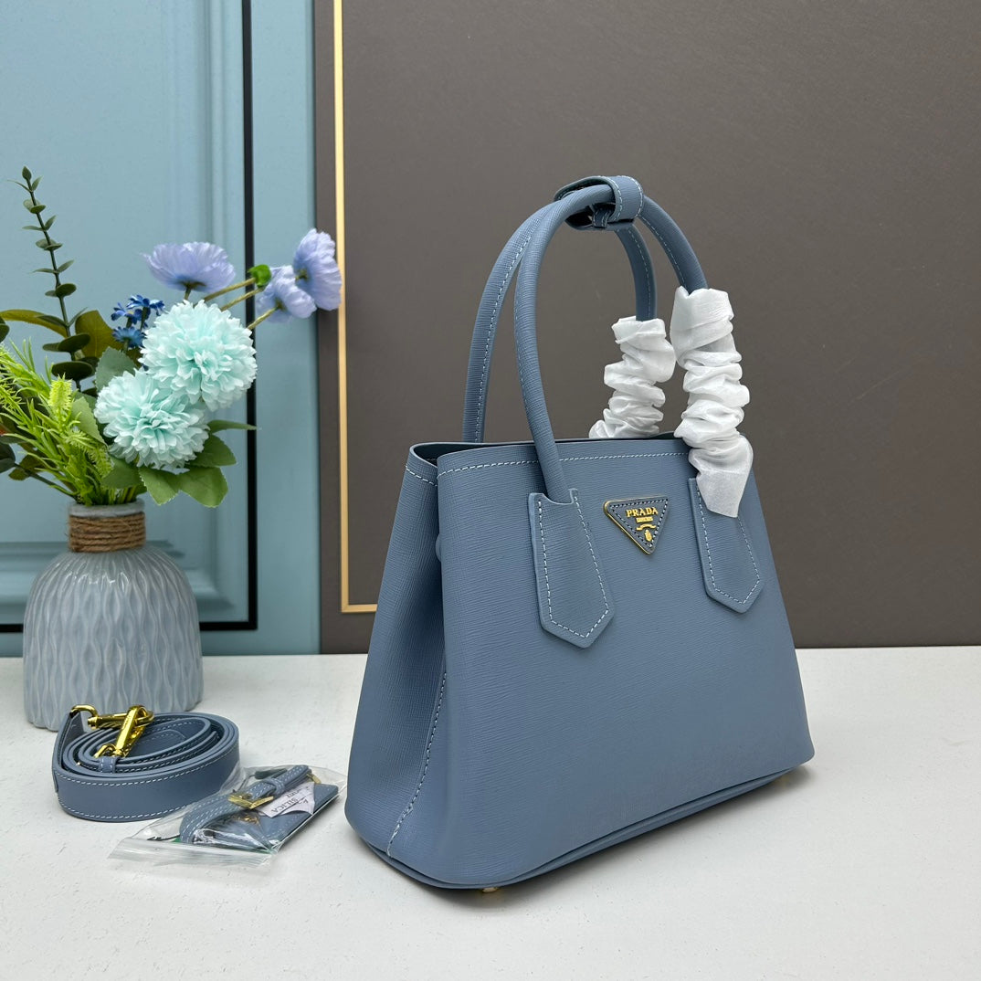 1XPD115BDE Stylish leather bag 