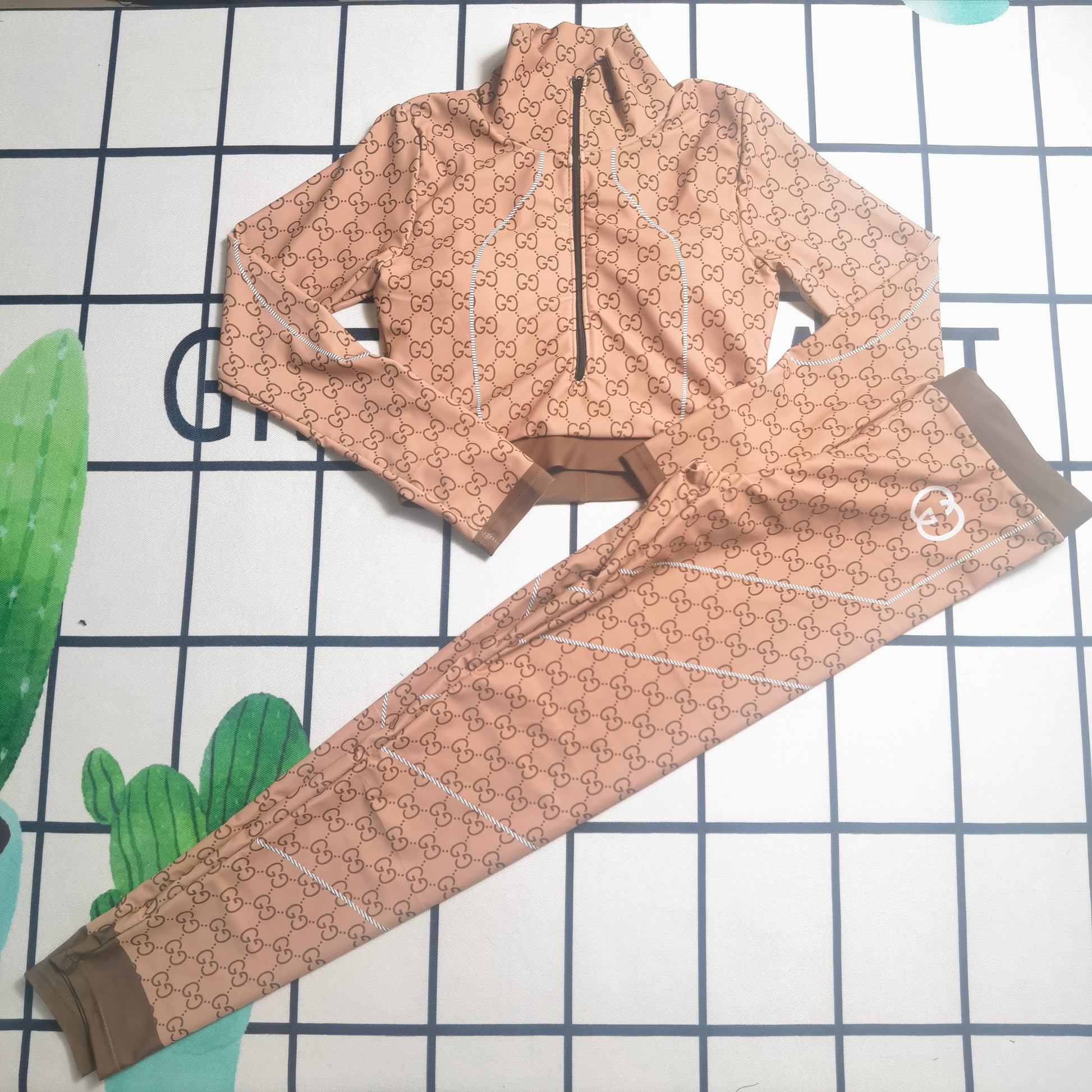 14B24YDE Stylish Long sleeve swimsuit