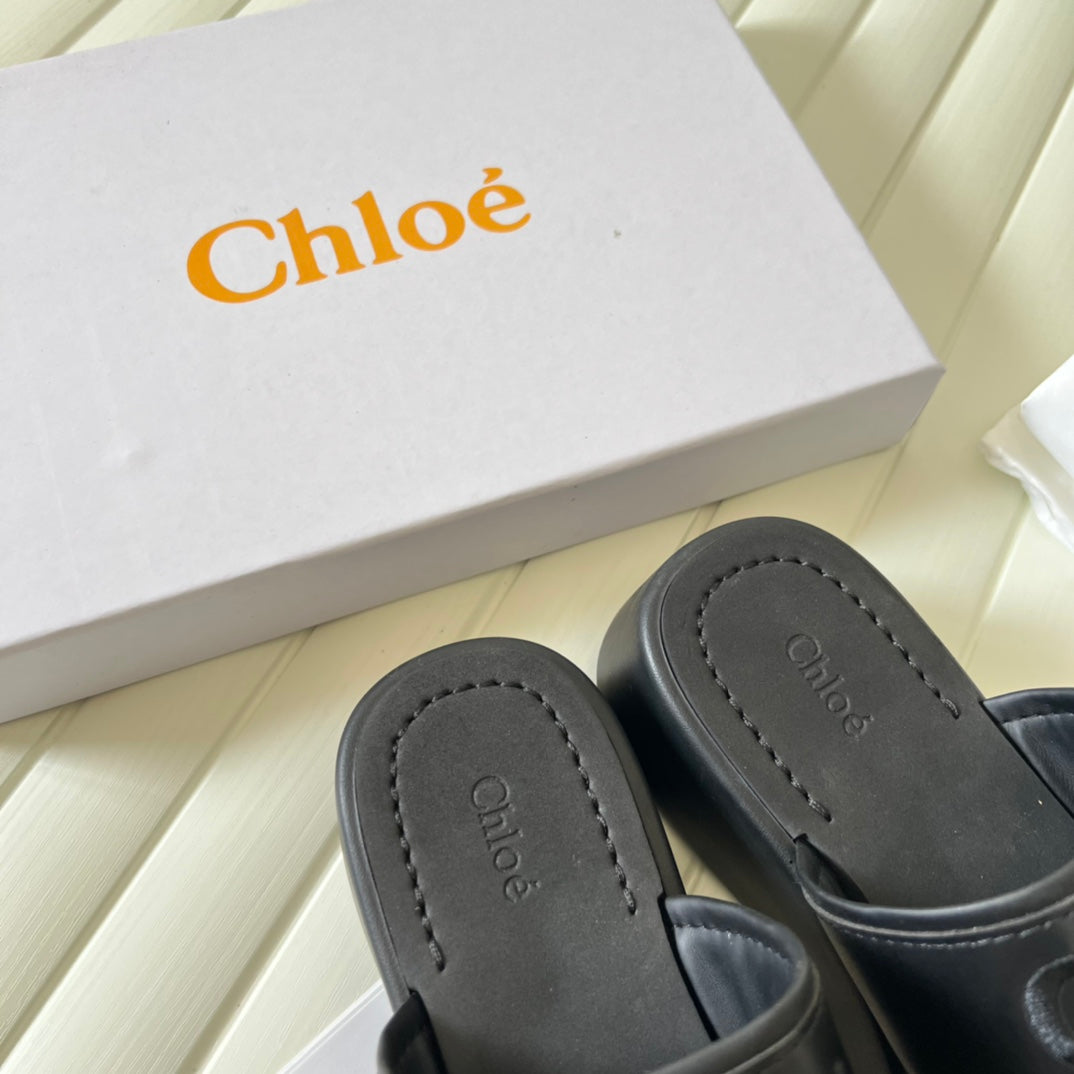 14B138ZDE Stylish Slippers