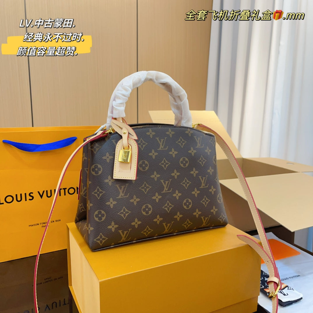 6XE196BDE Stylish leather bag 