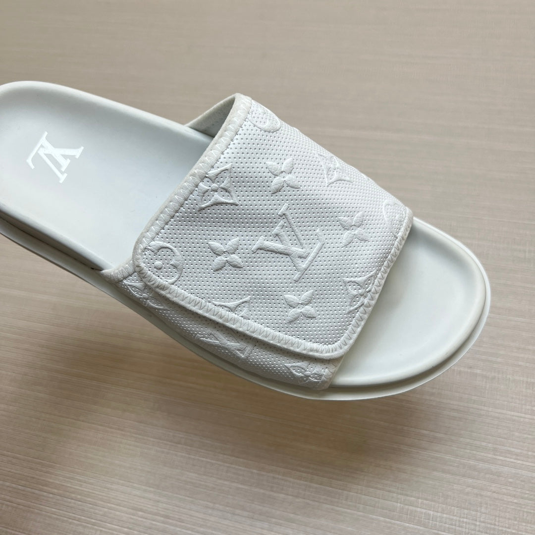 54E112ZDE Stylish slippers