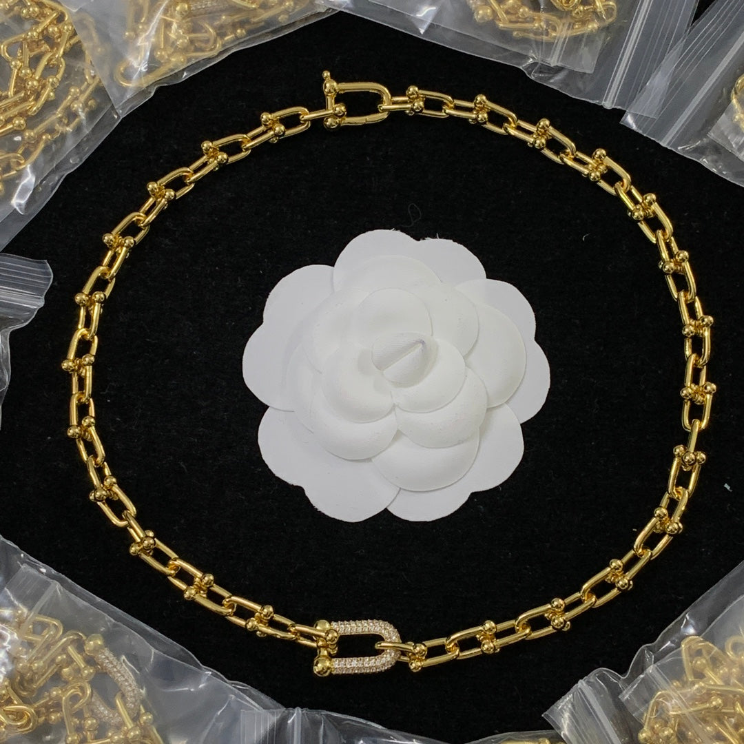 8XT31XDE Stylish  Earring Bracelets Necklaces