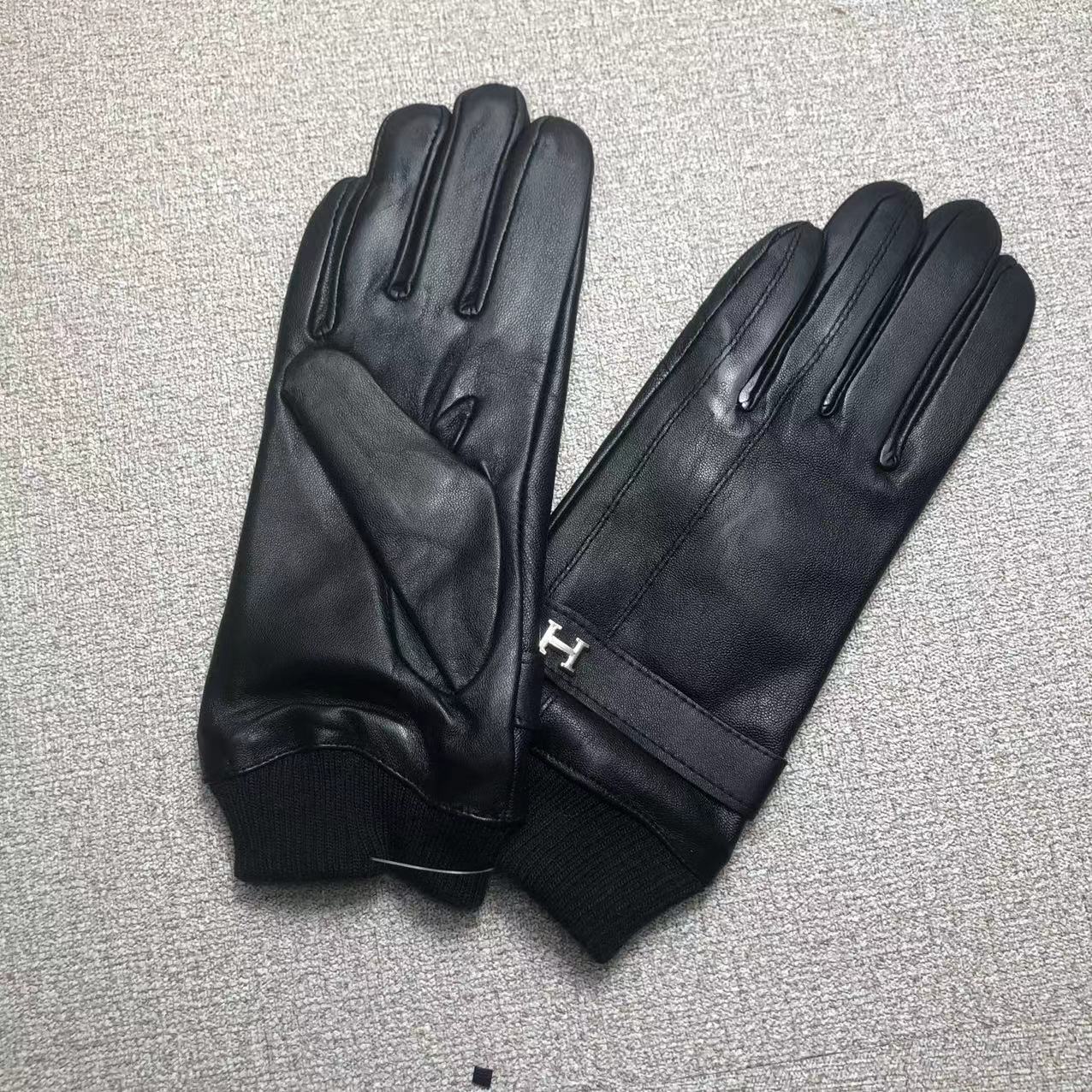 24H84SDE Stylish gloves