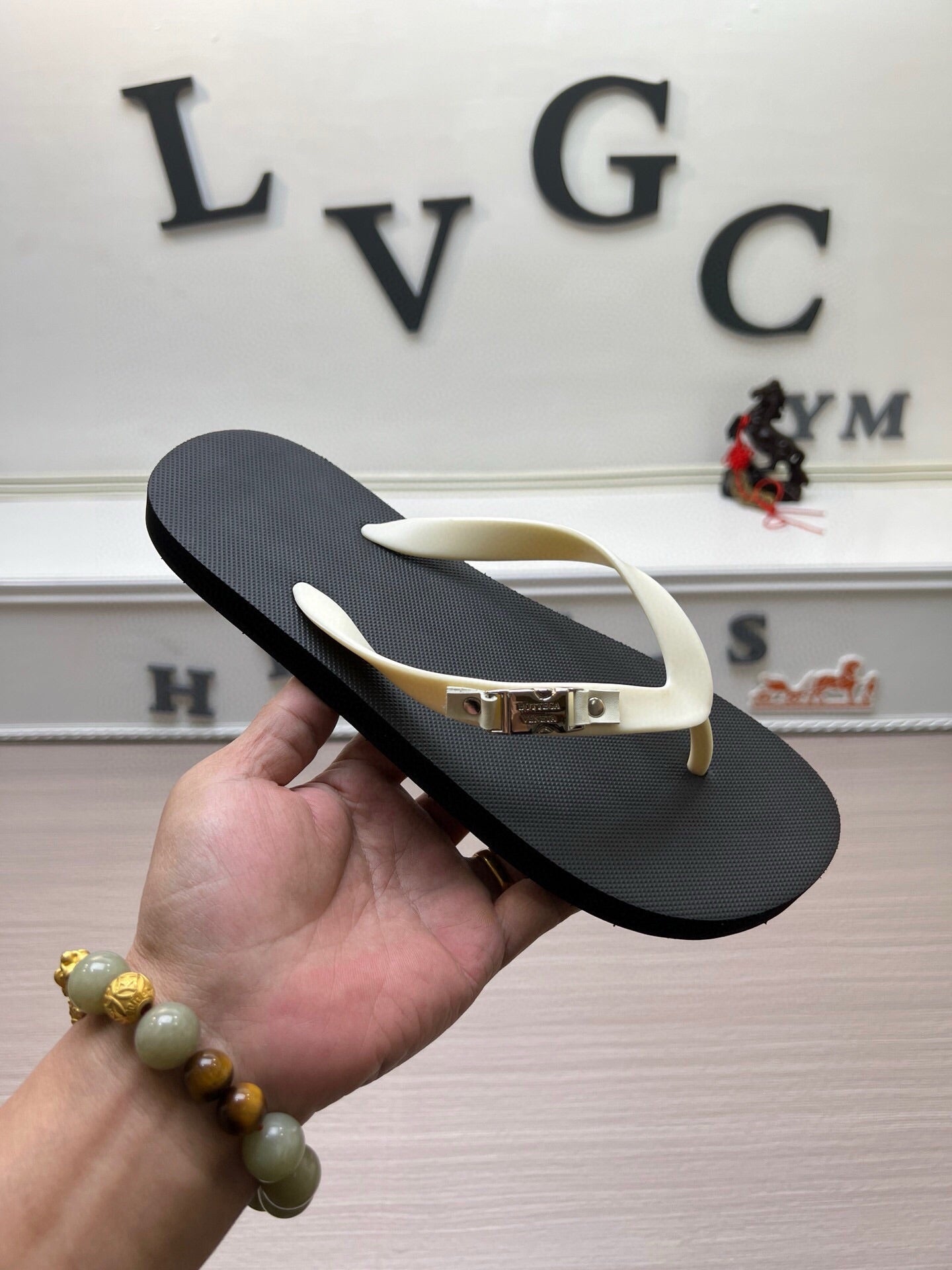 54A162ZDE Stylish slippers