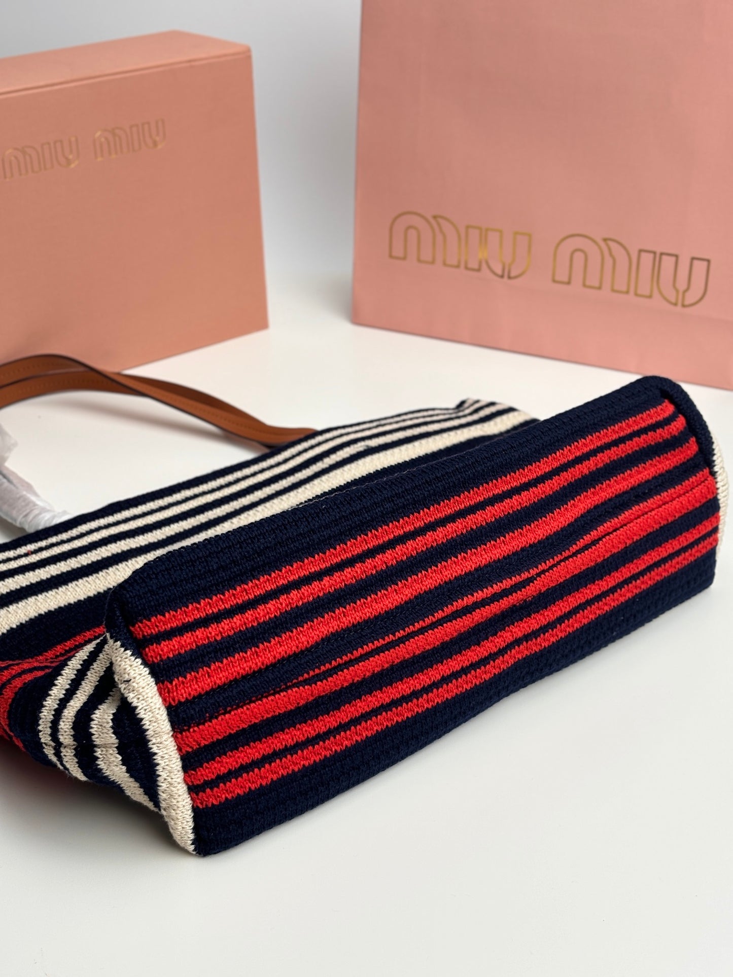 1XA78BDE Stylish Woven Bag