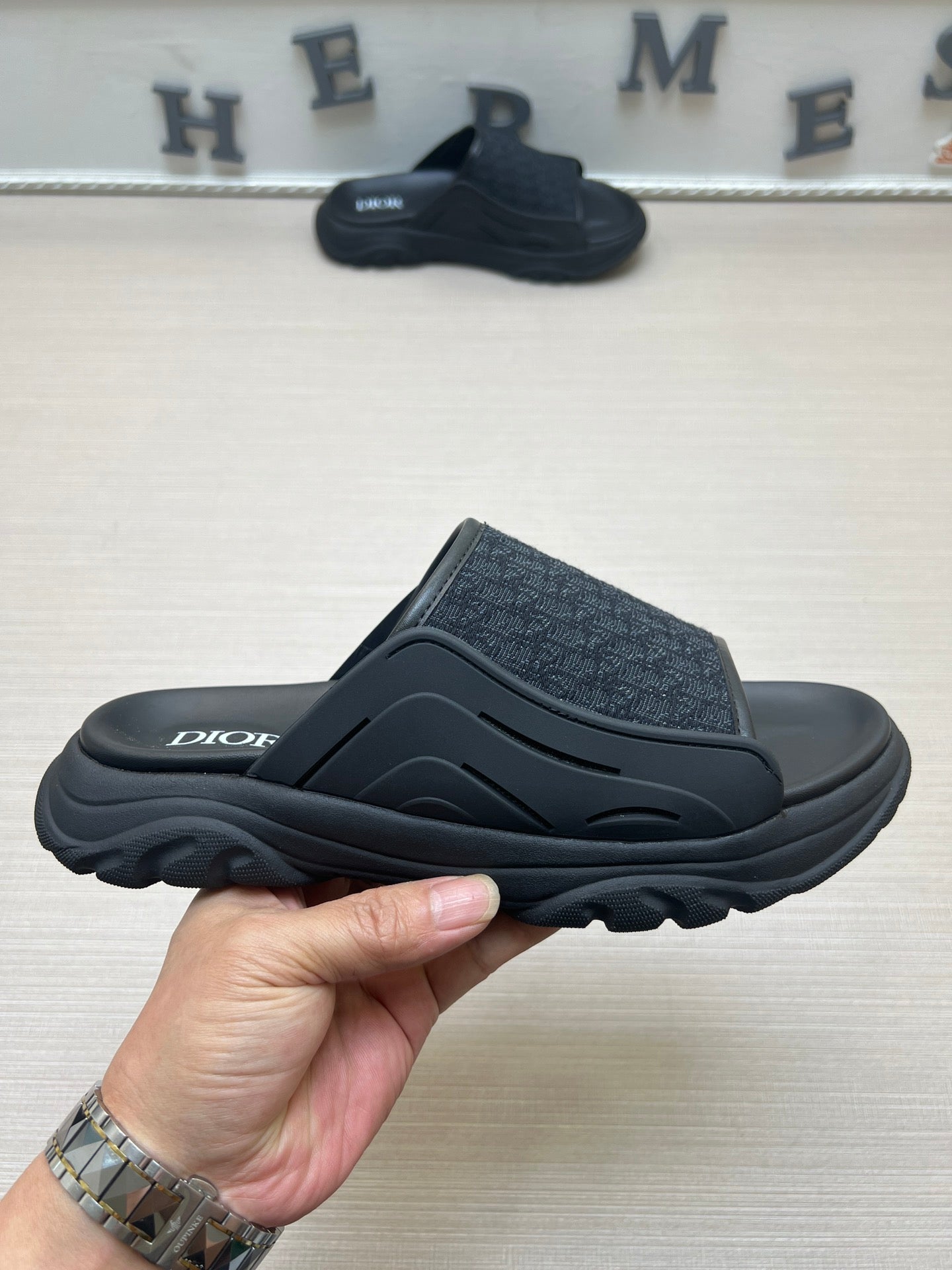 54D8ZDE Stylish slippers