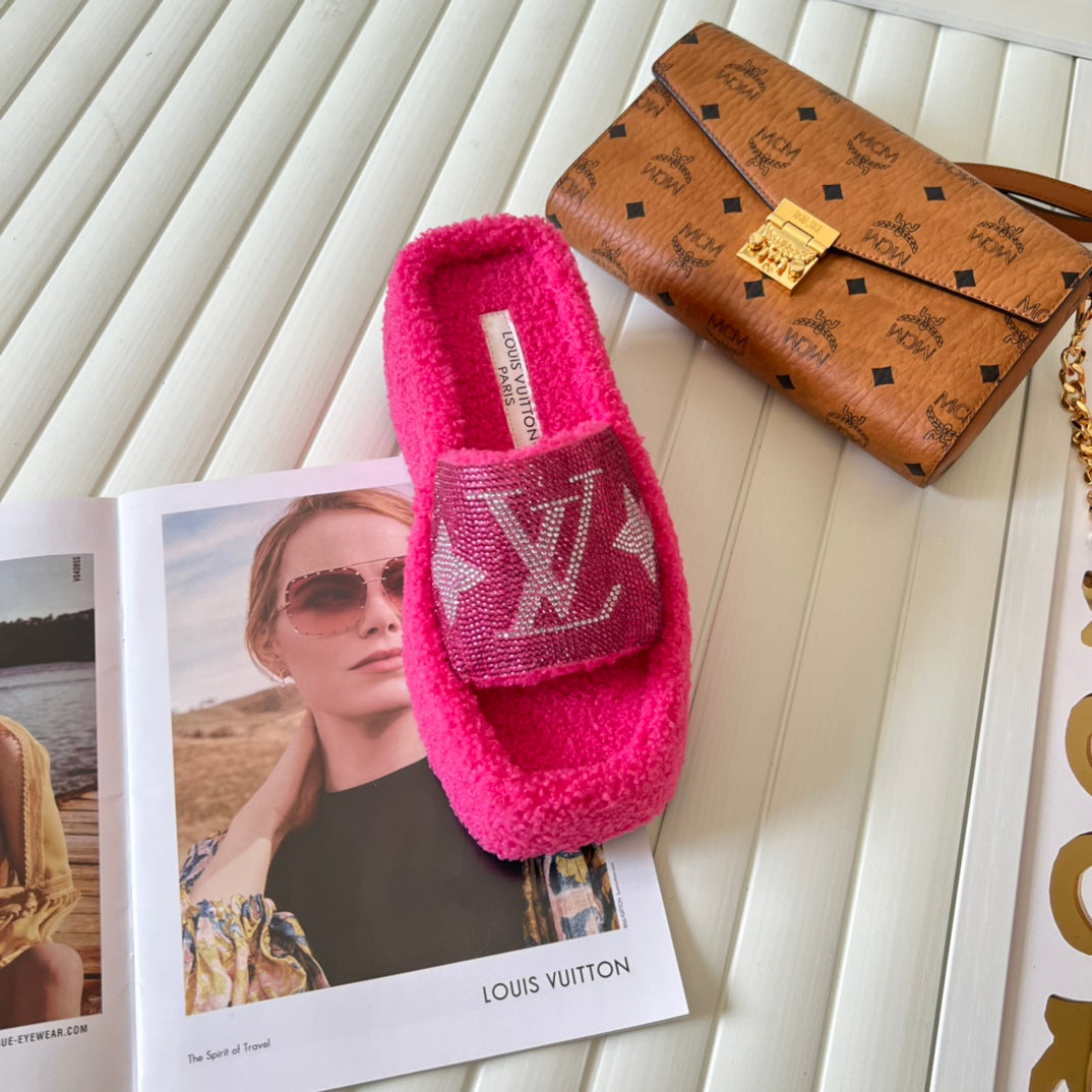 14E91ZDE Stylish Slippers