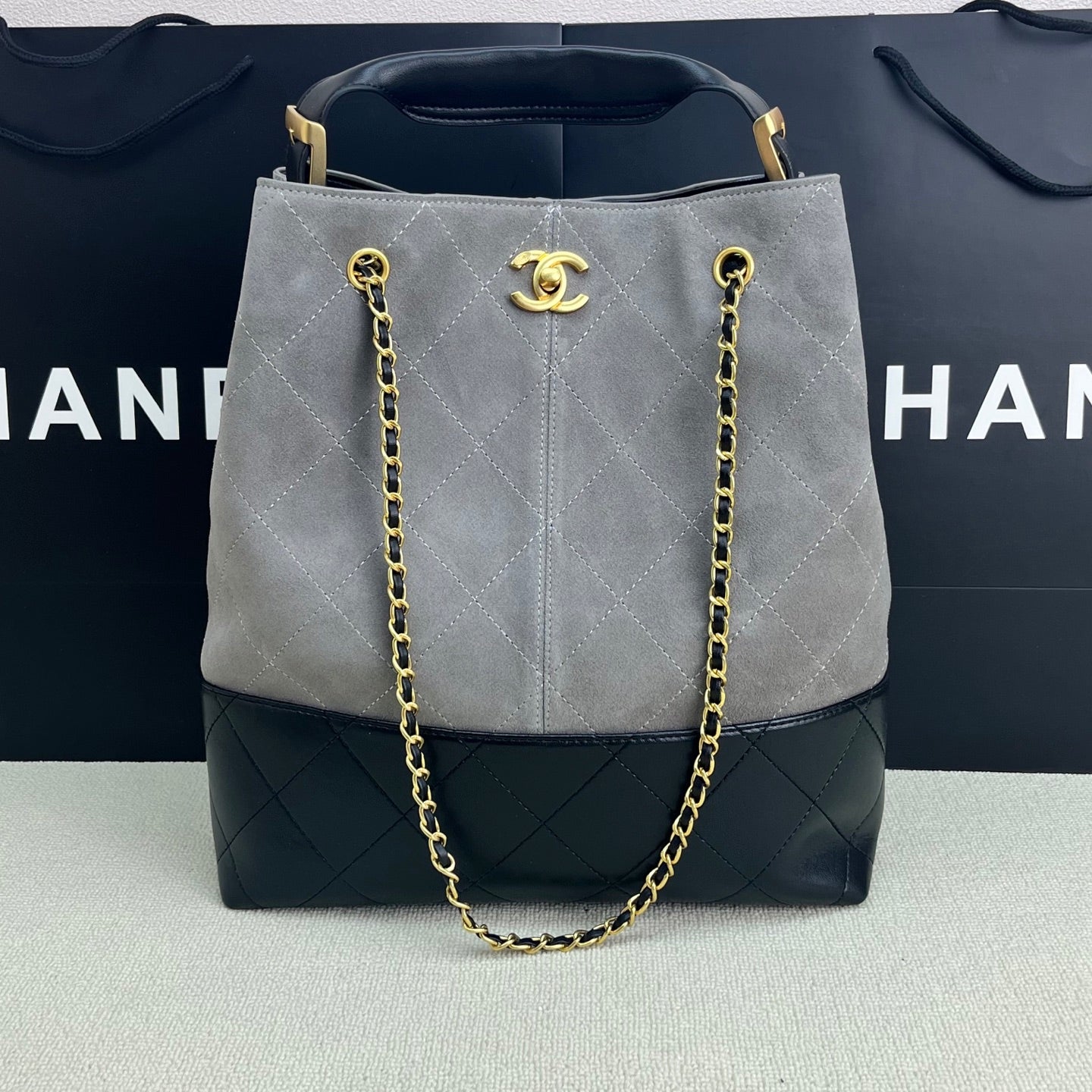 175RC1BDE Stylish leather bag
