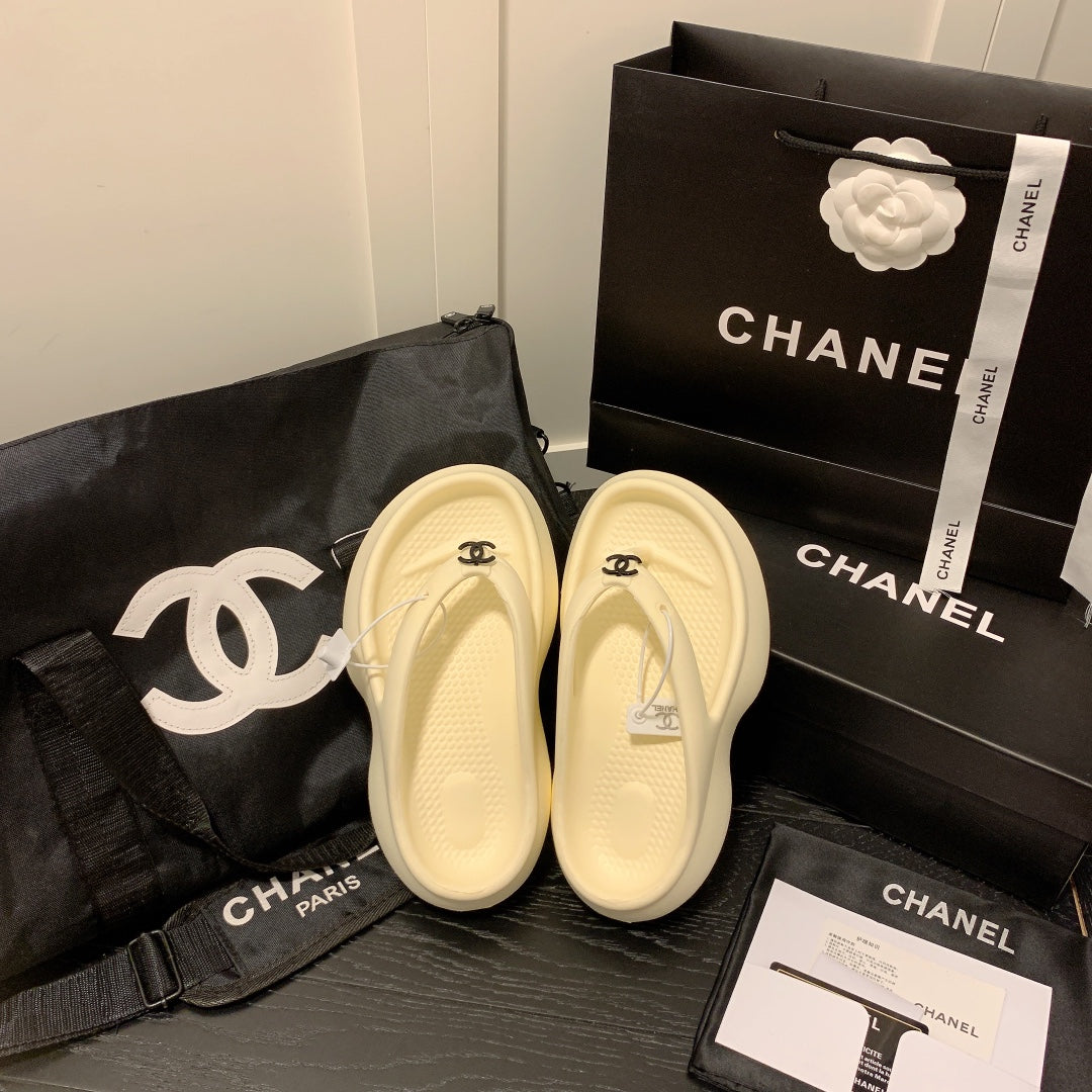 14C189ZDE Stylish Slippers