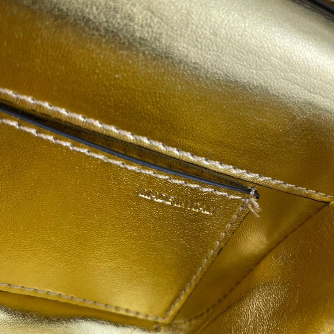 1WVL114BDE Stylish leather bag