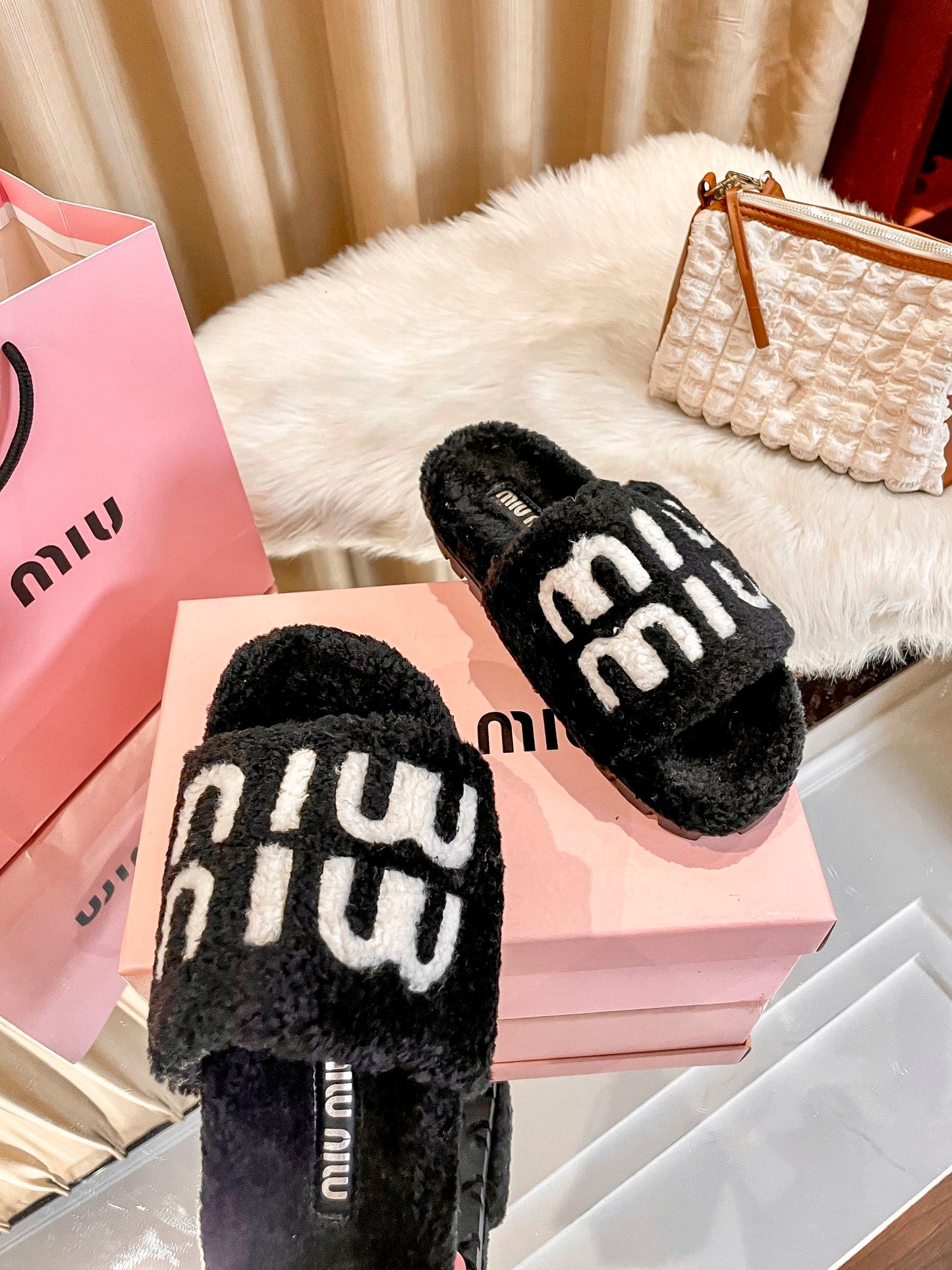 1JA25ZDE Stylish Slippers