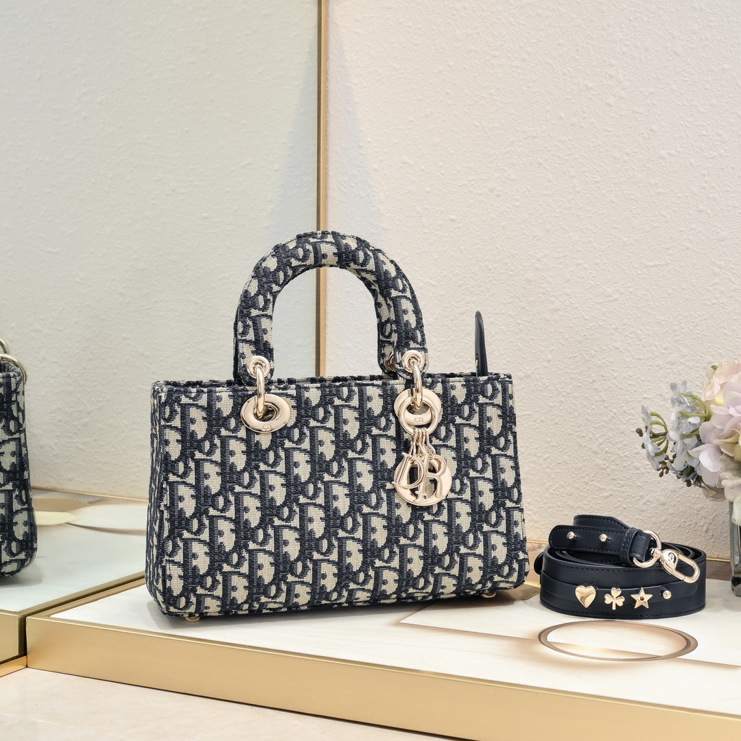 1XD439BDE Stylish embroidery bag