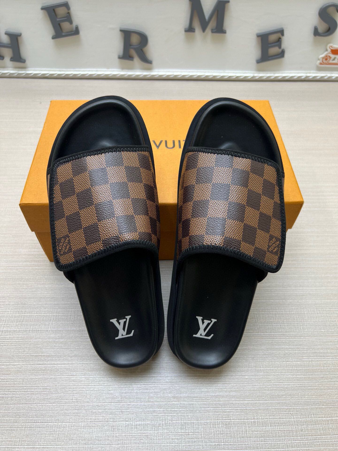 5WE245ZDE Stylish Slippers