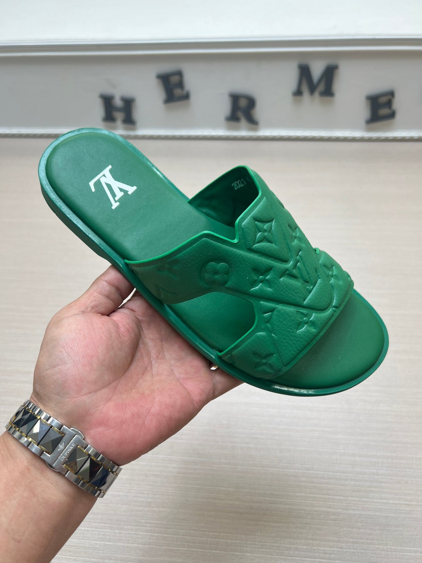 54E22ZDE Stylish slippers