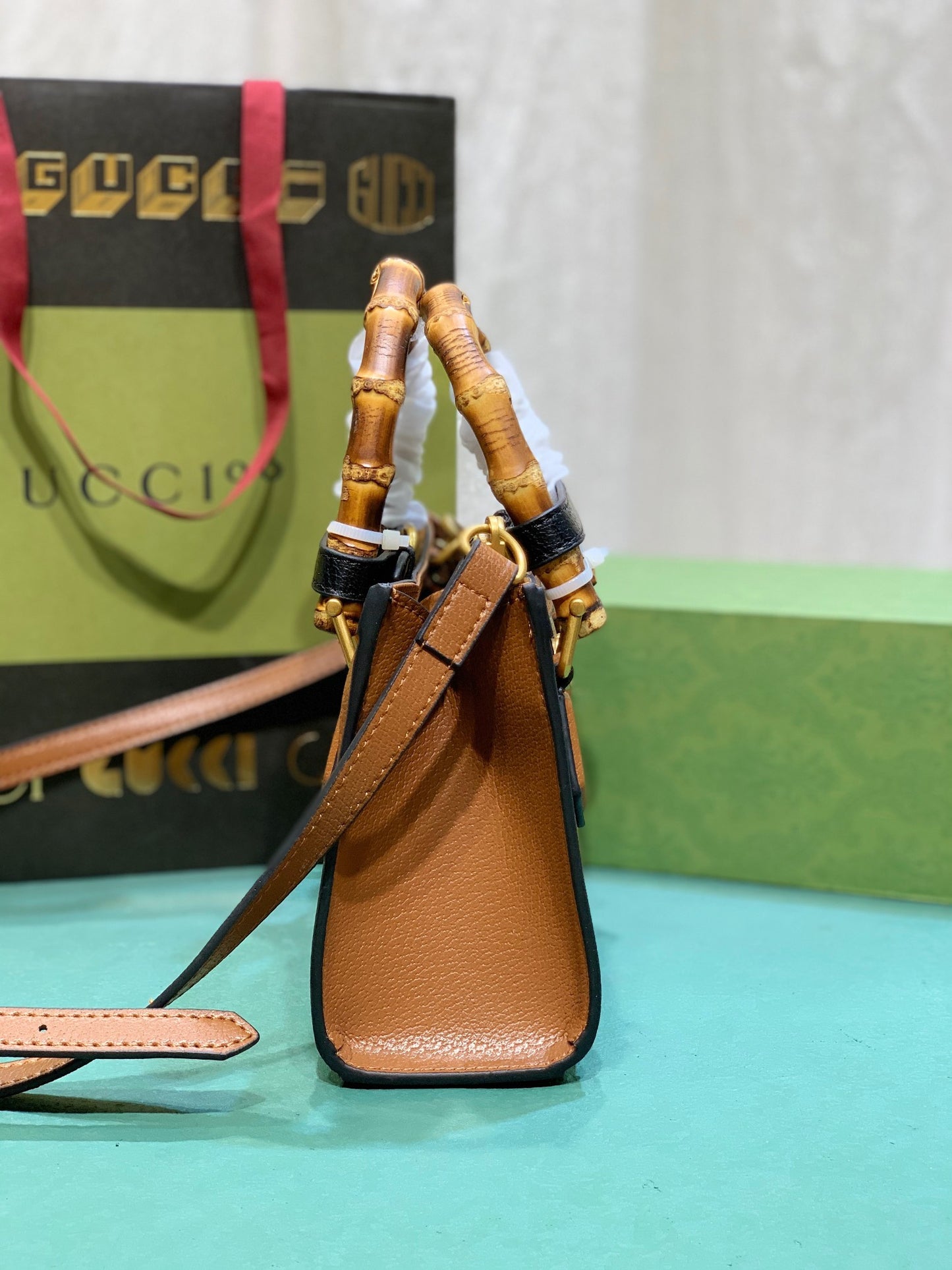 1XB114BDE Stylish leather bag 