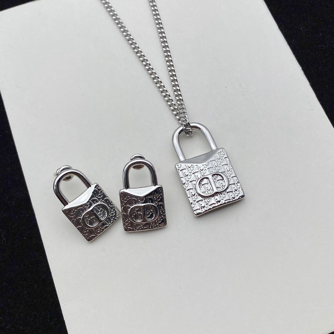 1YD189XDE Stylish Necklaces
