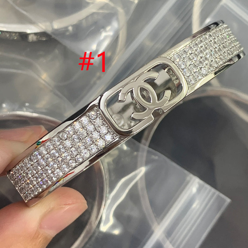 84C13kDE Stylish Bracelets