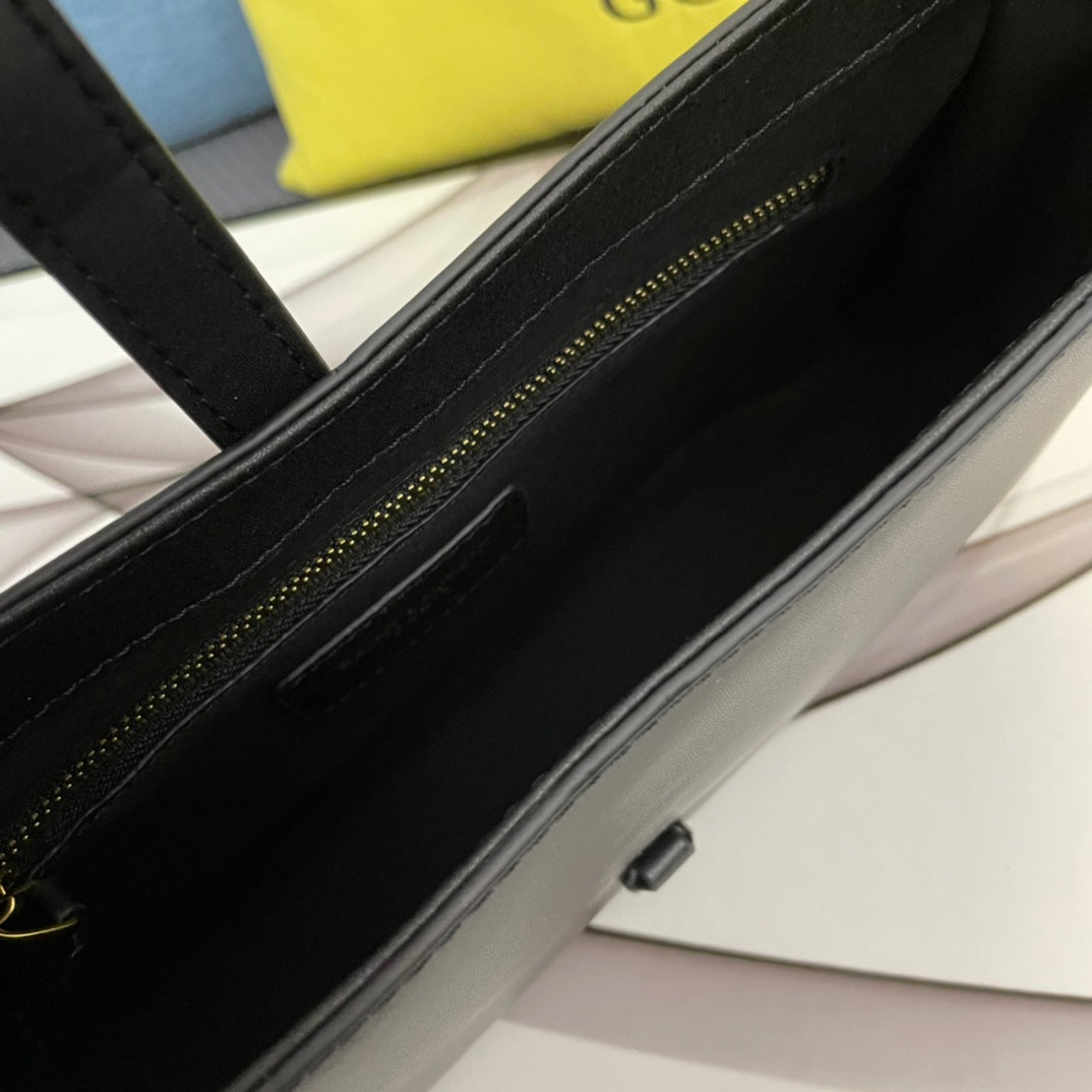 4XSL29BDE Stylish leather bag 