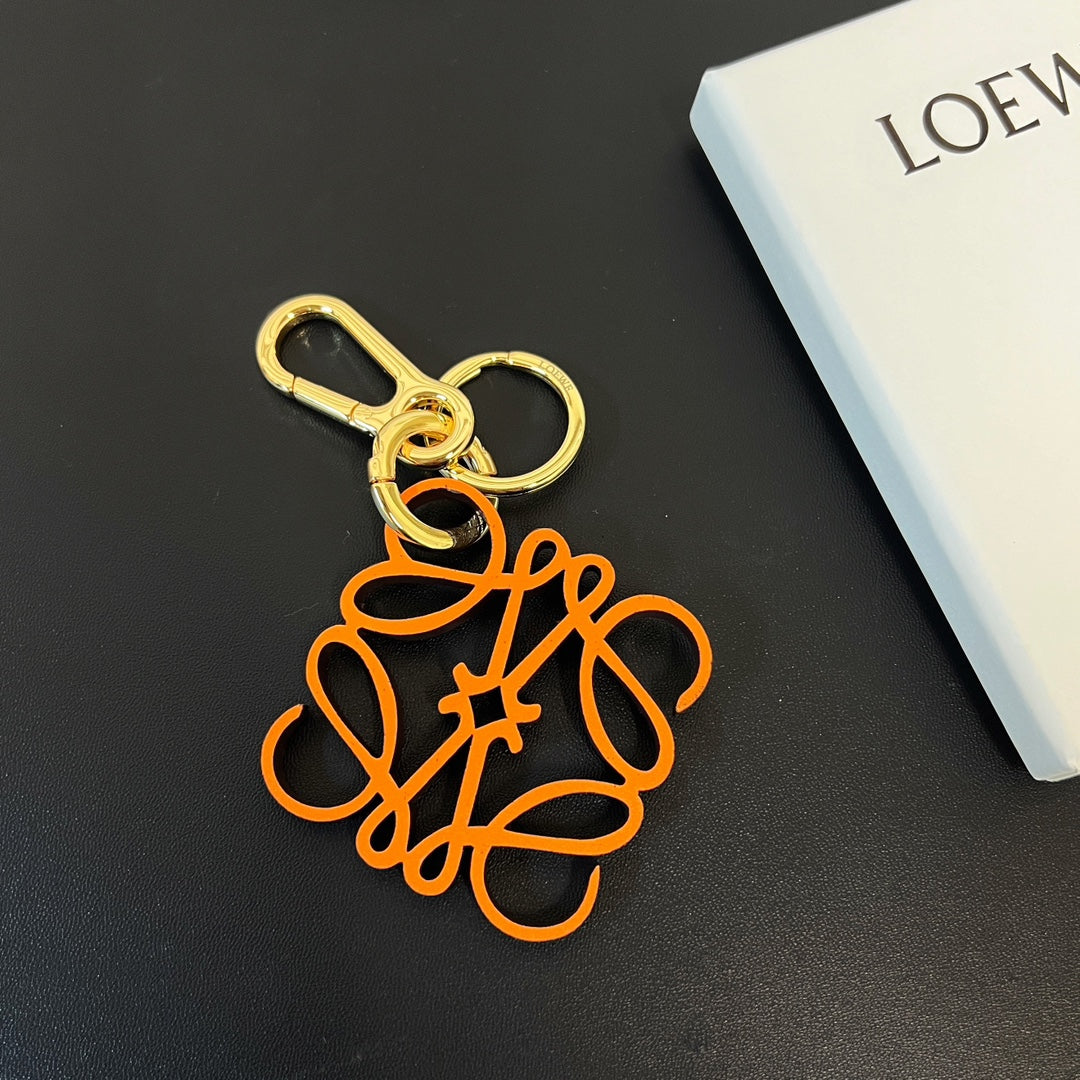14A86ADE Stylish key closure