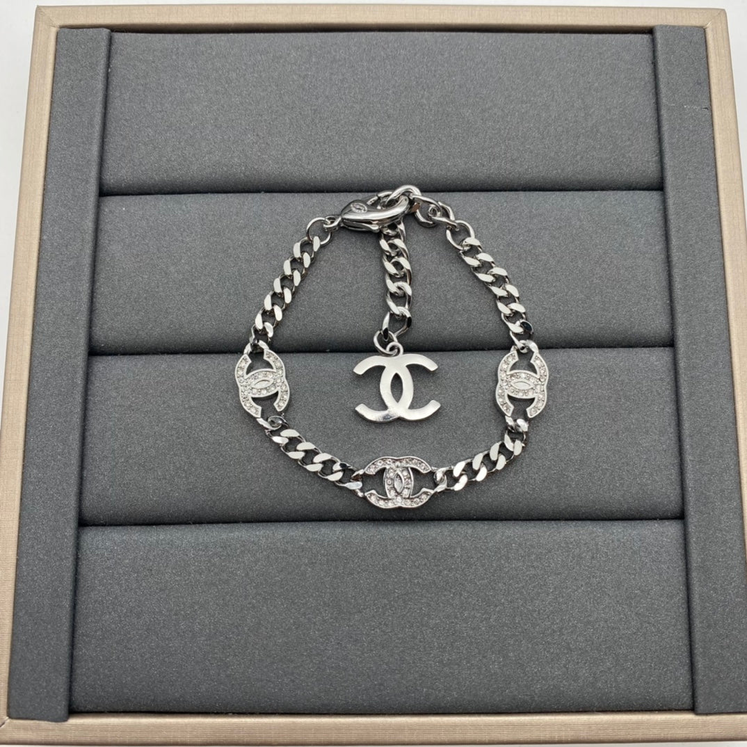1NC81XDE Stylish  necklace bracelet