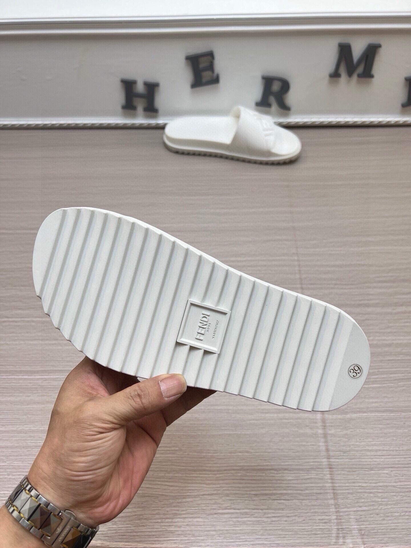 535ZF283ZDE Stylish Slippers