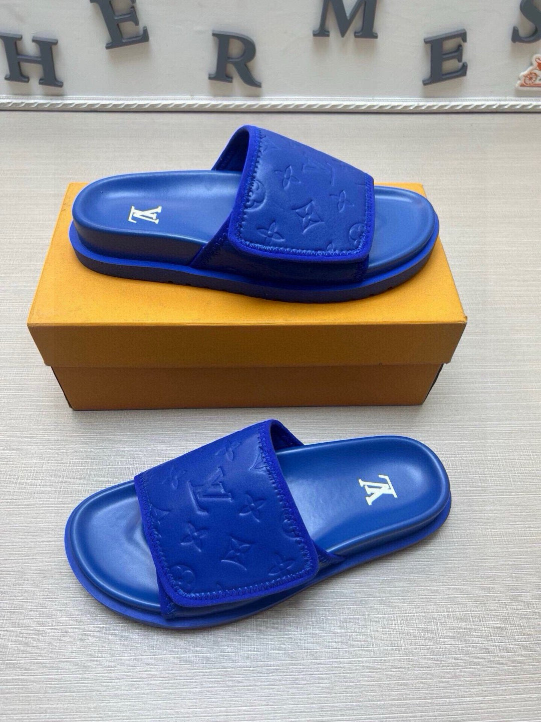 5QE5ZDE Stylish Slippers