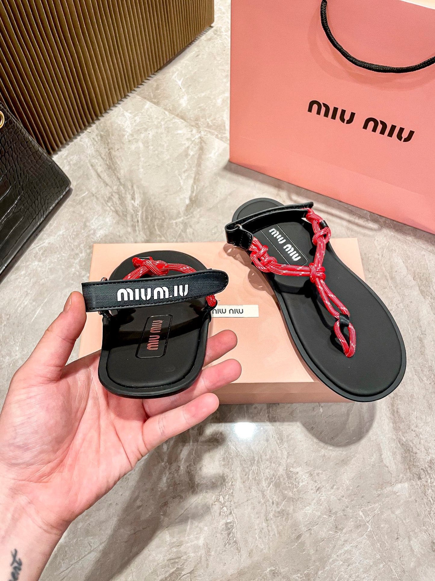 14A170ZDE Stylish sandals