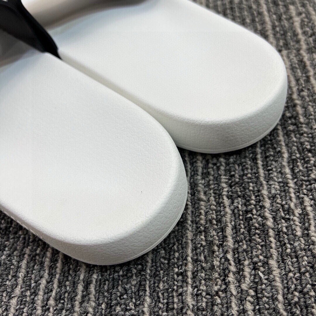 535ZR256ZDE Stylish Slippers