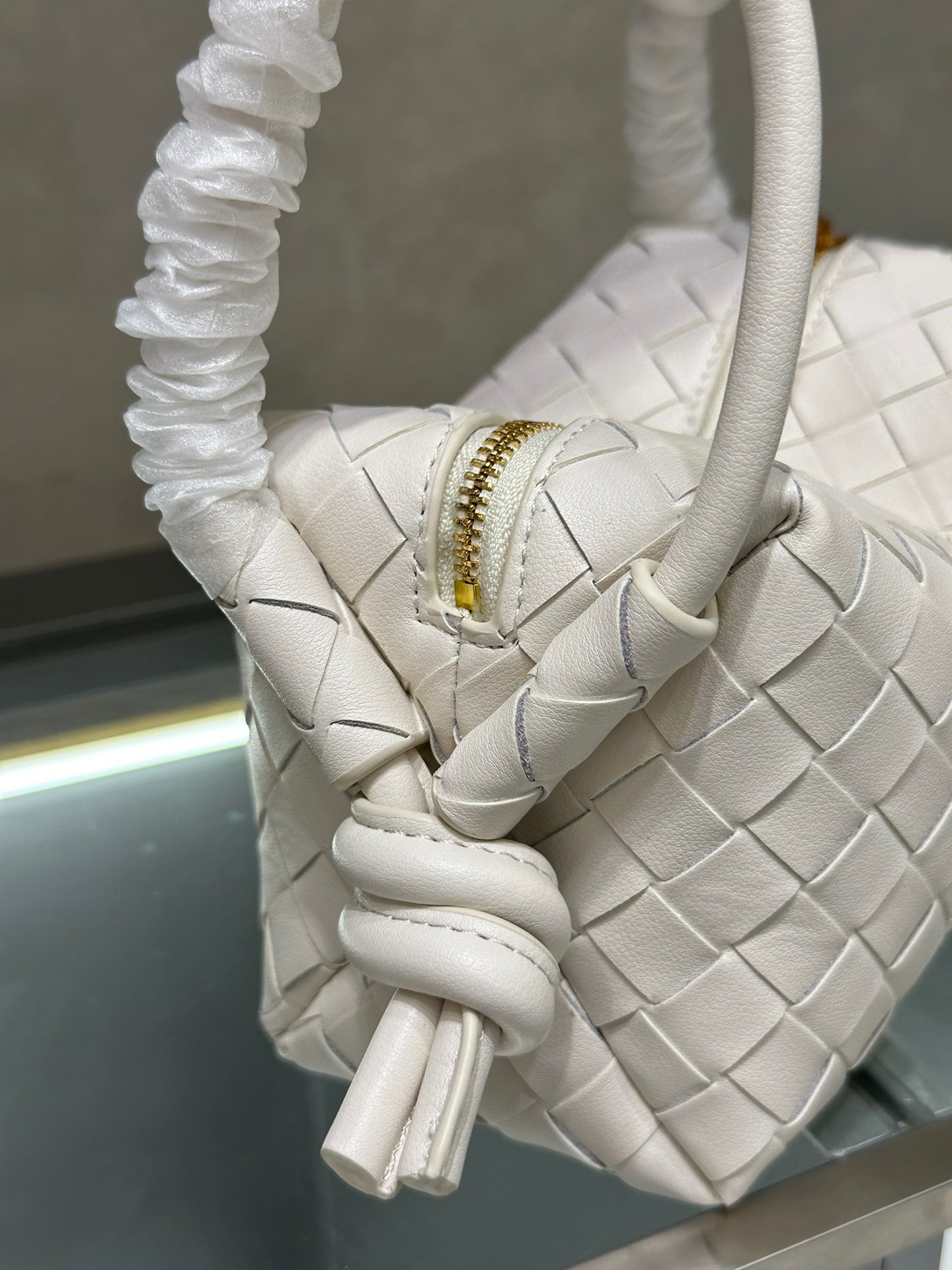 1XA84BDE Stylish leather bag