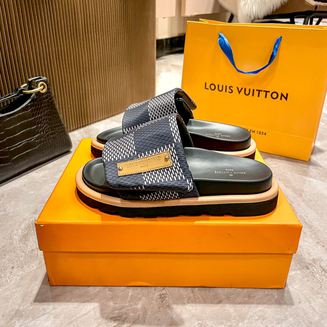 14E211ZDE Stylish Slippers