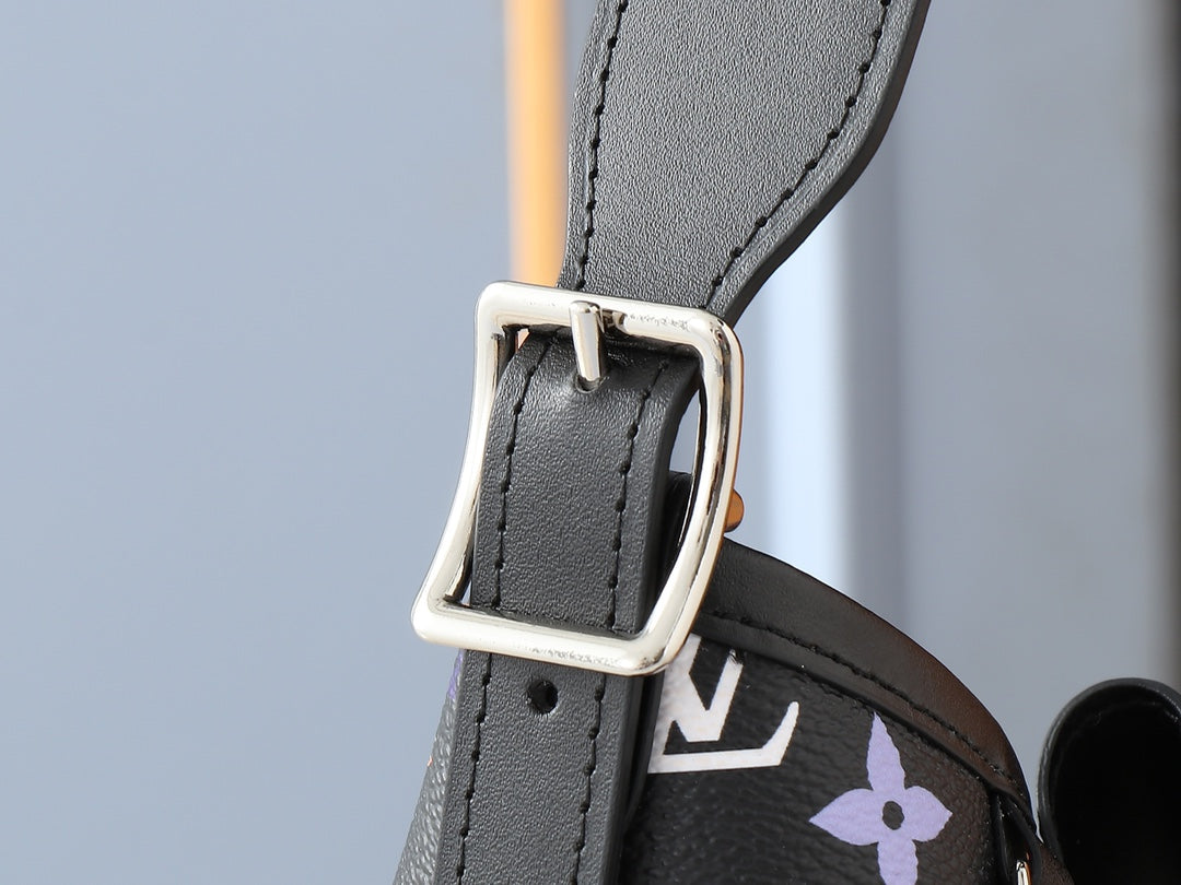 1WE63BDE Stylish leather bag