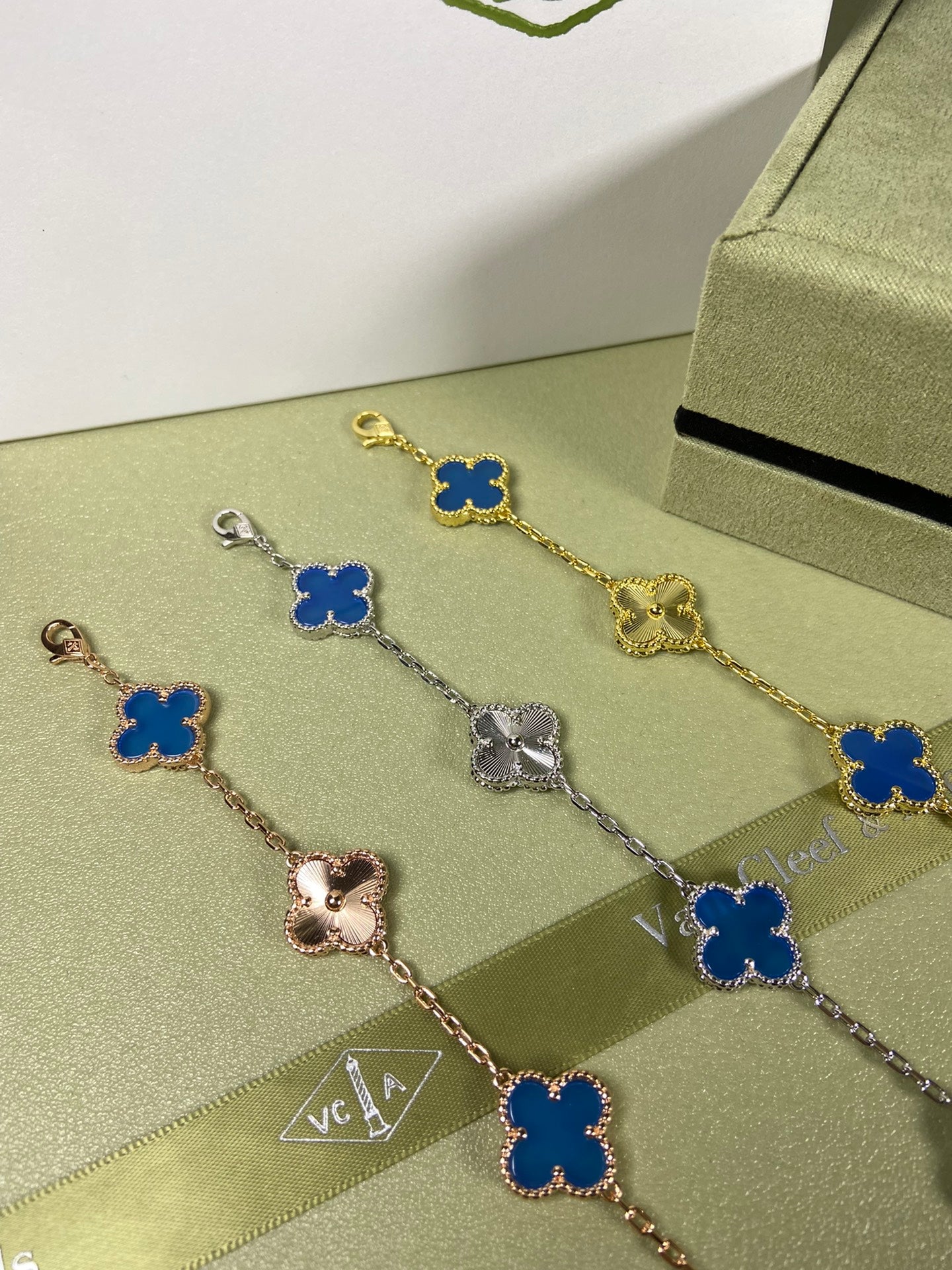 5XVA181KDE Stylish bracelets  5 flowers normal size1.5cm flower