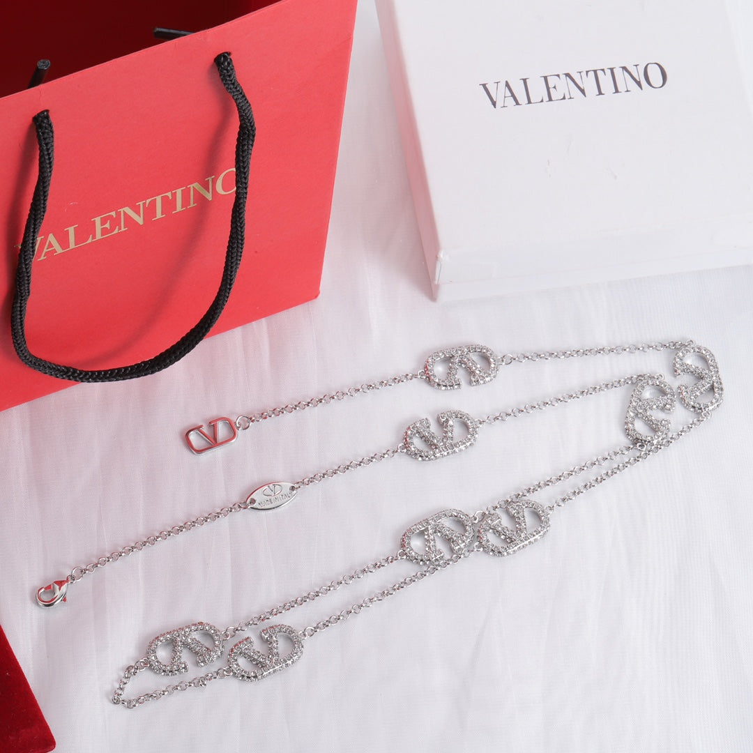 1YVL24XDE Stylish Necklaces