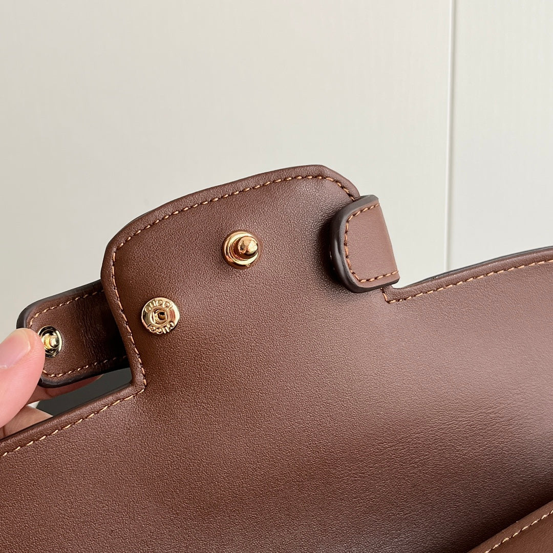 1XB55BDE Stylish leather bag