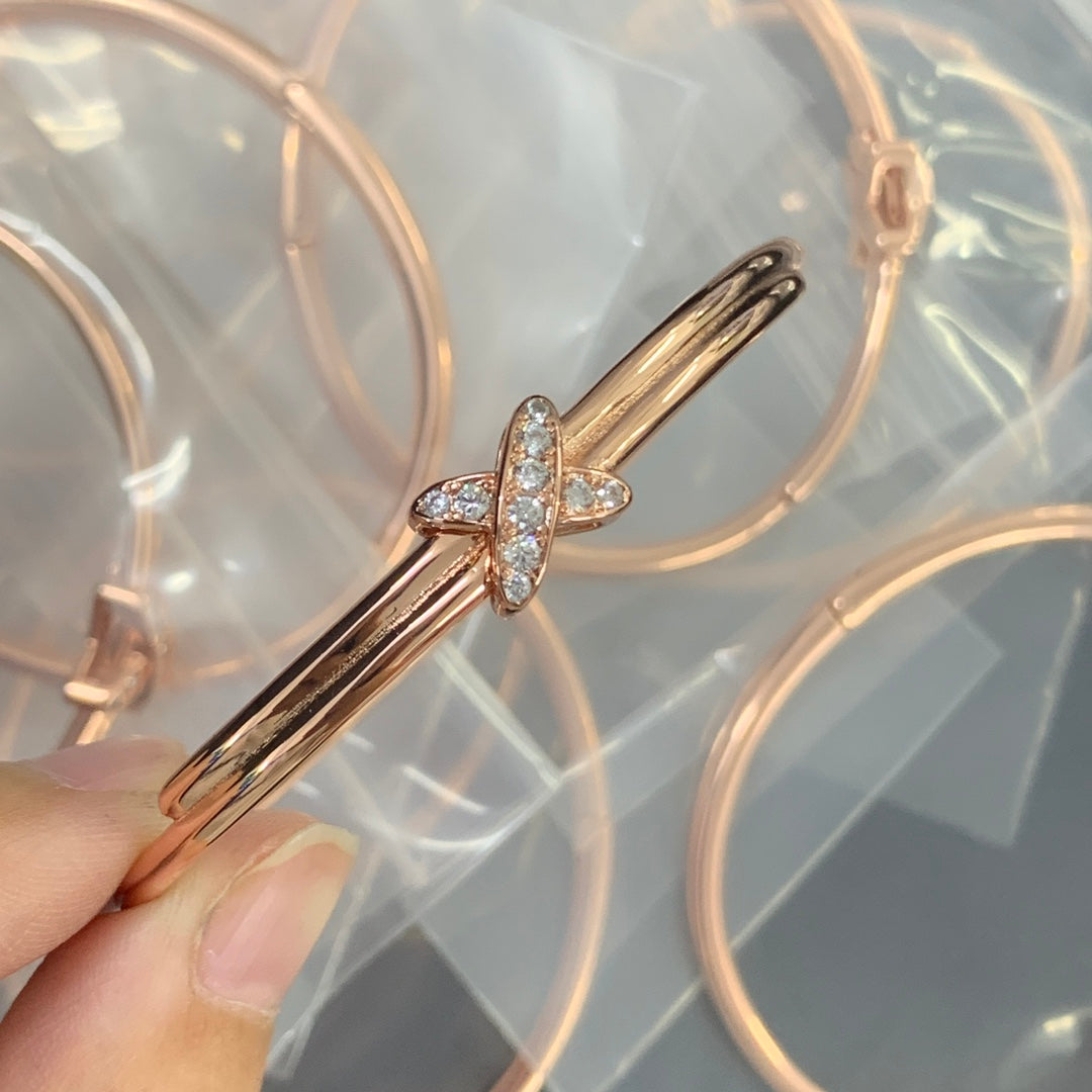 84A32KDE Stylish Bracelets