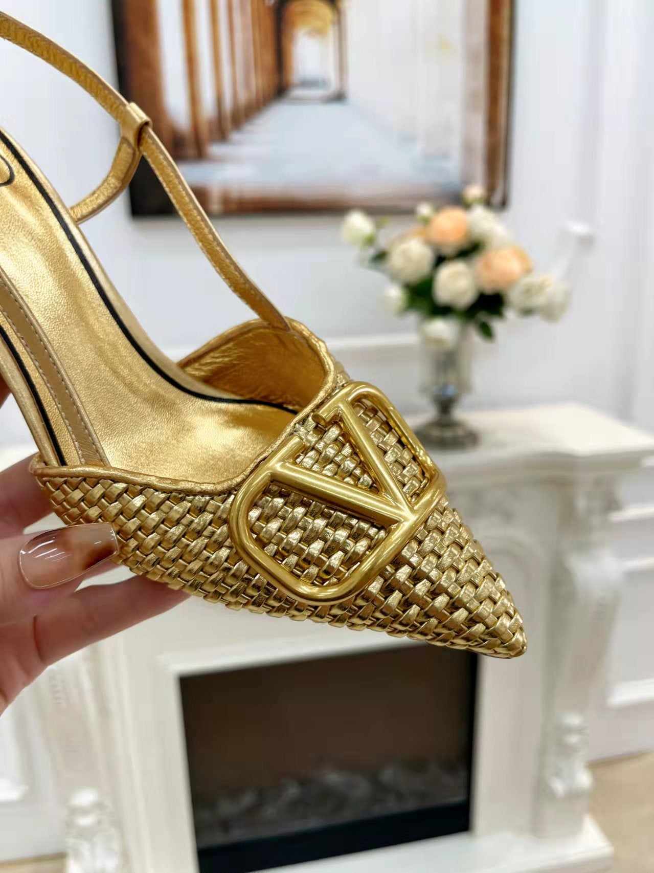 2YVL38ZDE Stylish leather  High heels