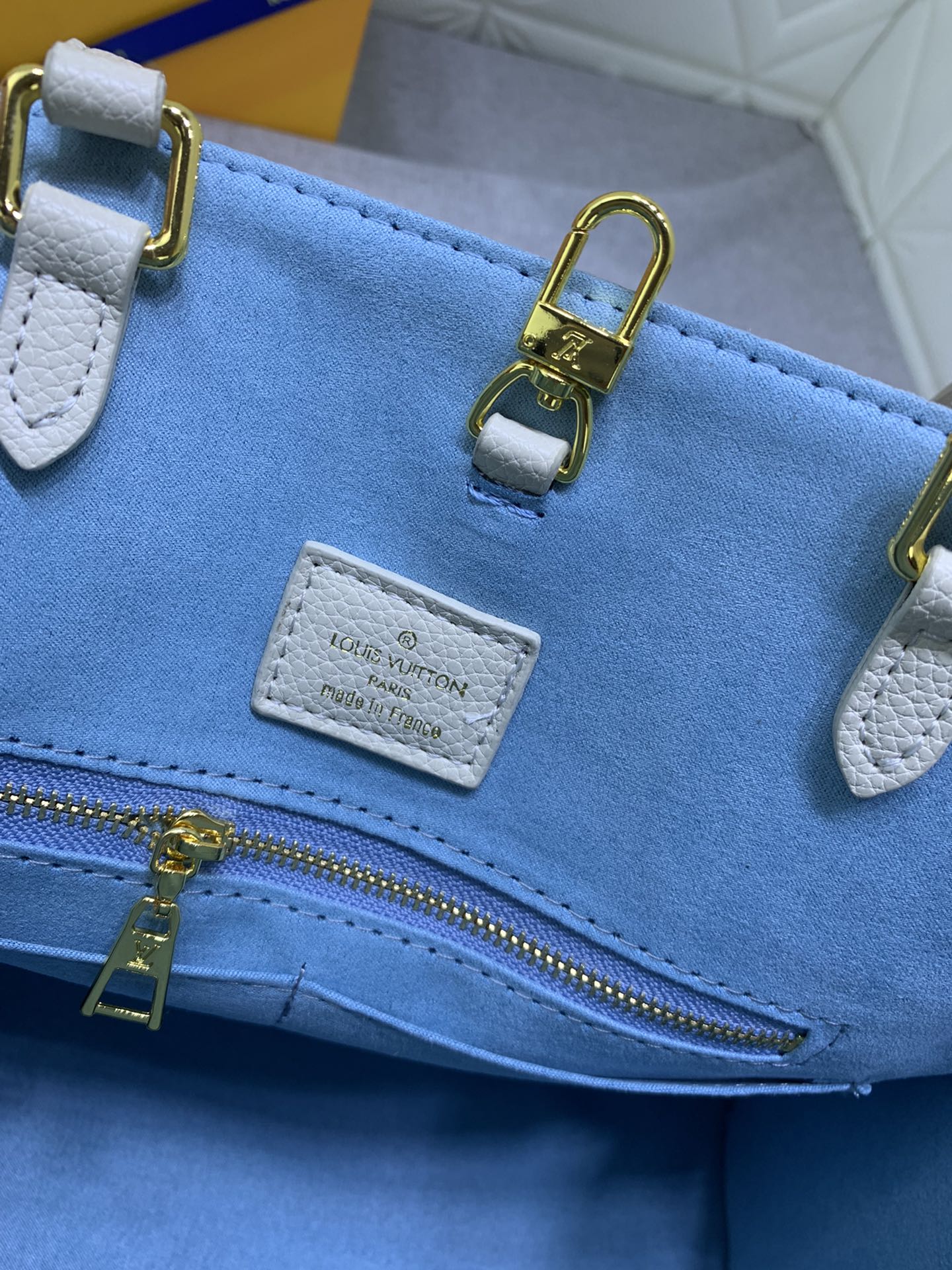 1XE279BDE Stylish leather bag 