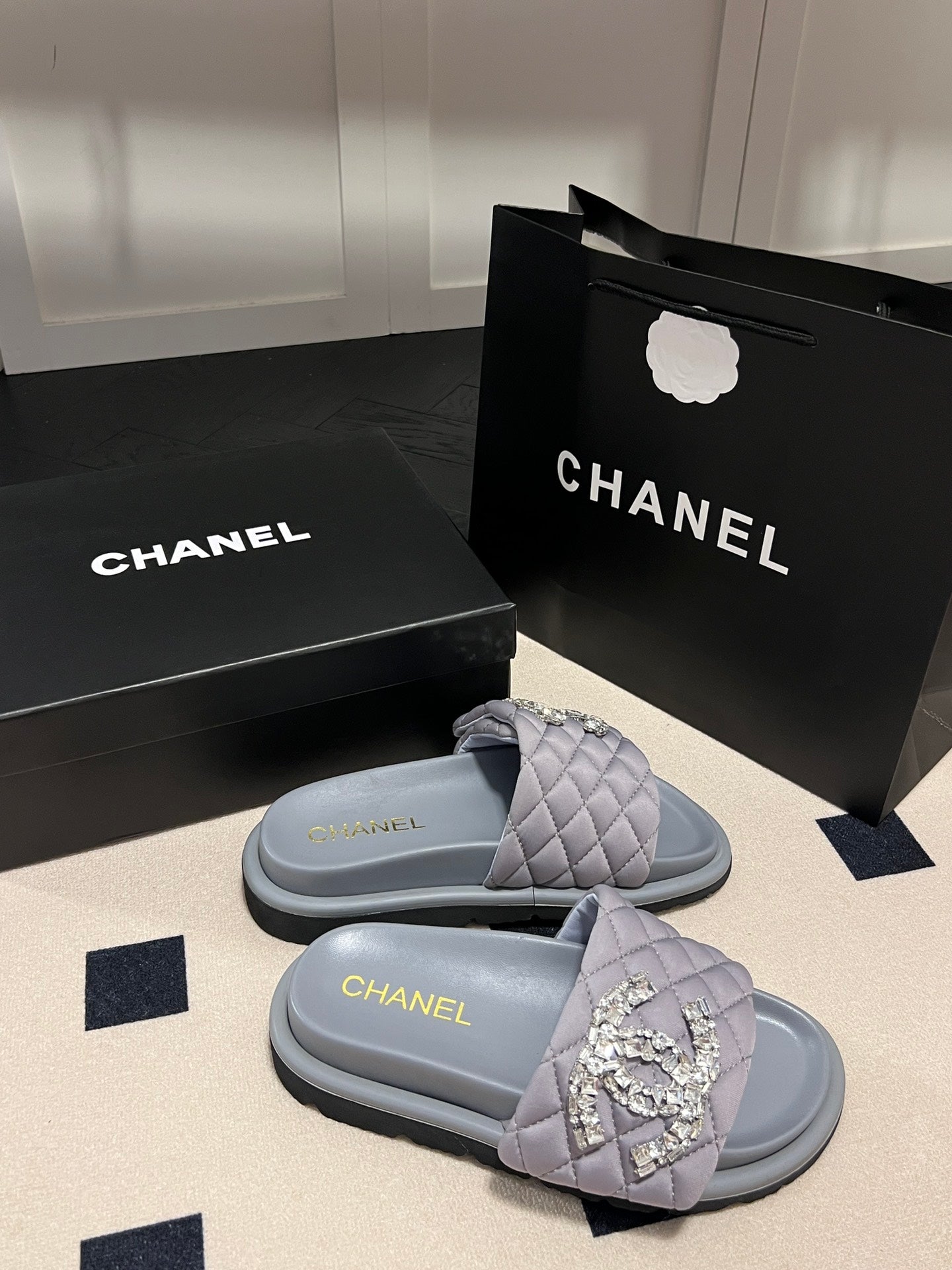 14C93ZDE Stylish Slippers