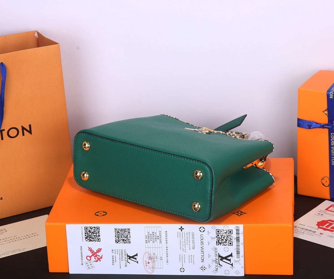 1XE443BDE Stylish leather bag