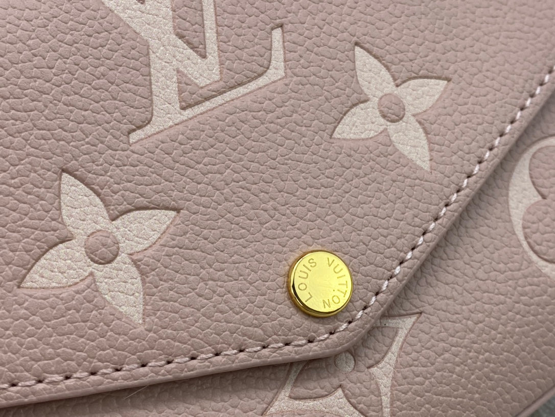 1XE173BDE Stylish leather bag 