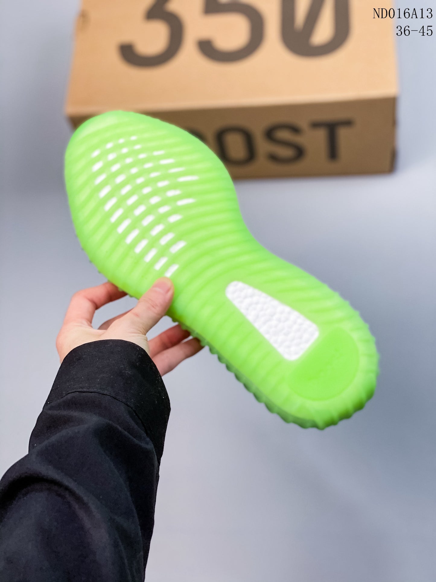 4YA86ZDE Stylish Sneakers (No Box, August-October Big Sale)