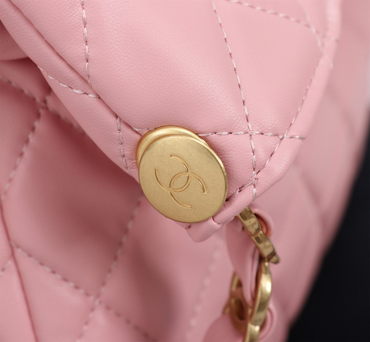 2XB472BDE Stylish leather bag