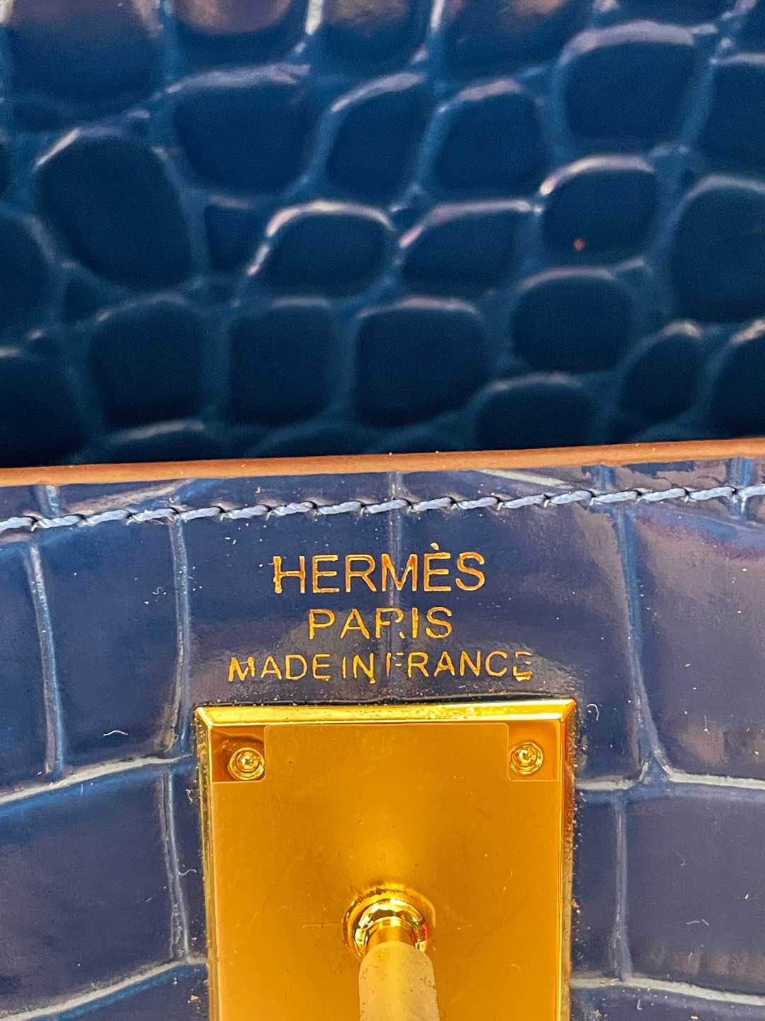 2WH28BDE Stylish leather bag