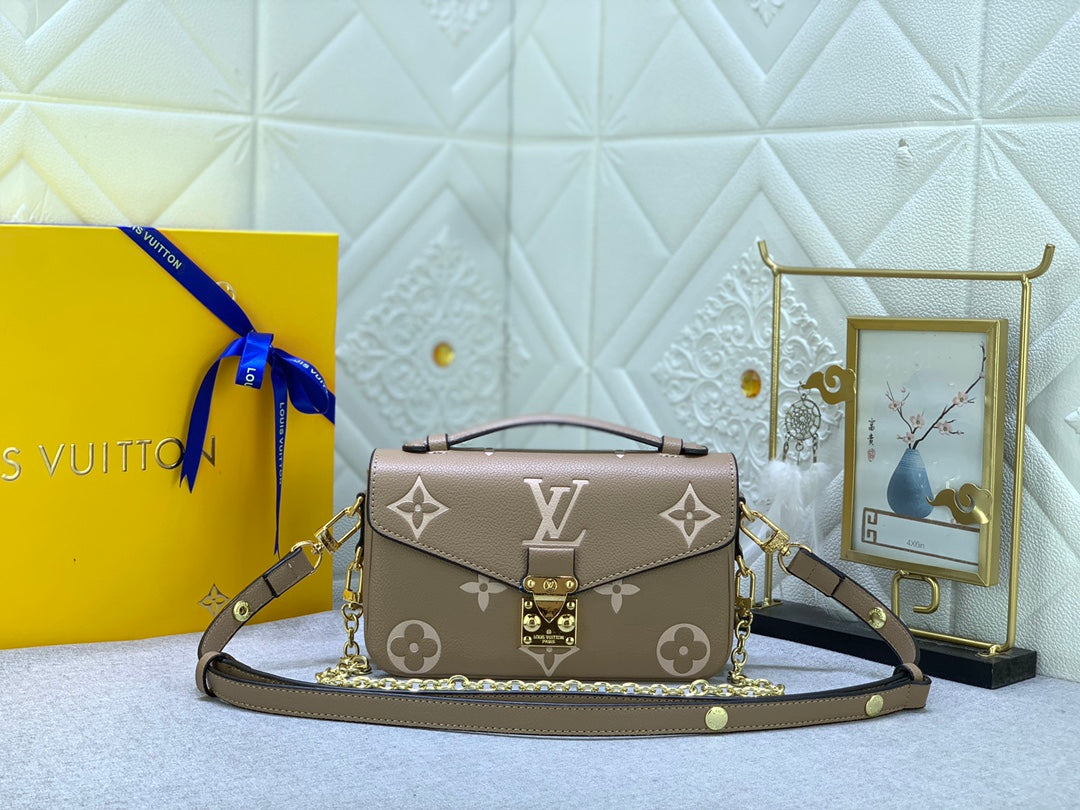 2XE43BDE Stylish leather bag 